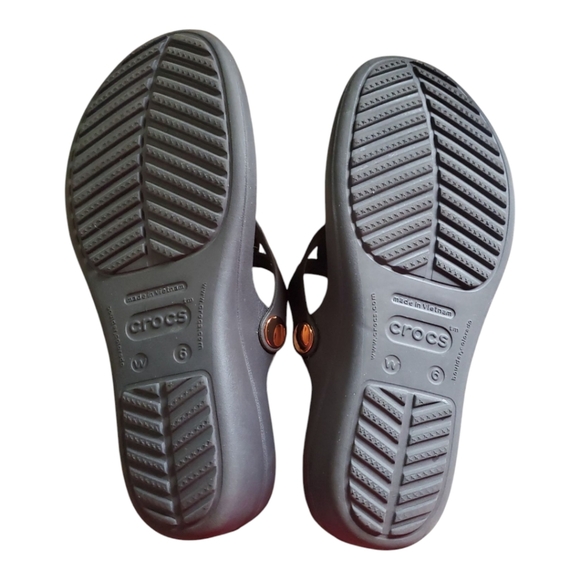 Crocs Women's Black Sandals Size 6 - Picture 6 of 6